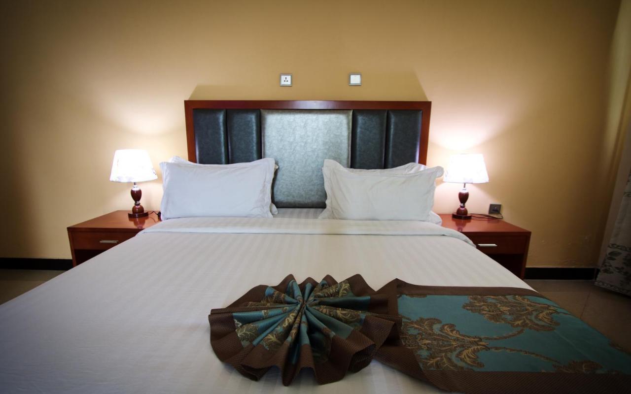 Hera Addis Hotel מראה חיצוני תמונה