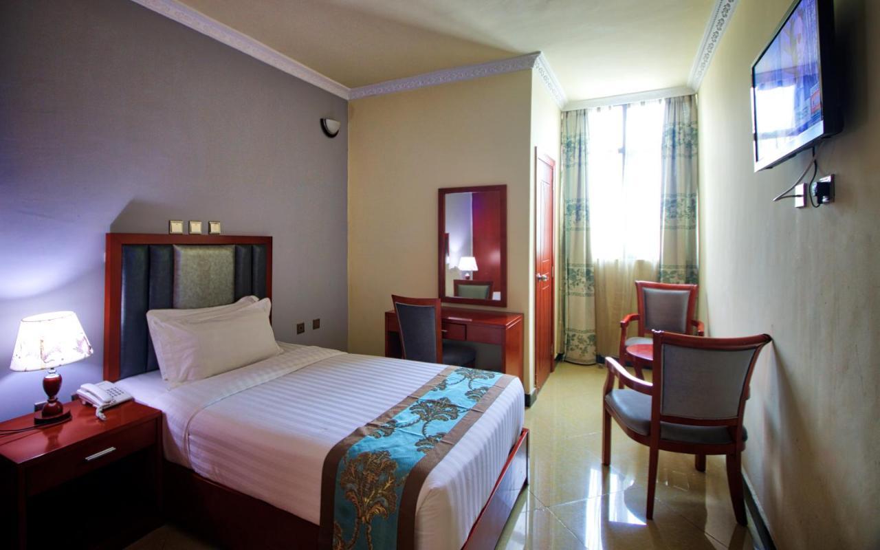 Hera Addis Hotel מראה חיצוני תמונה